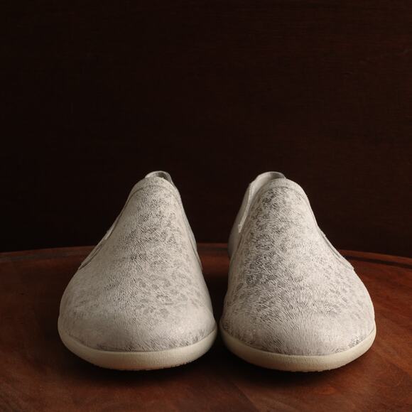 Mephisto Loafers Womens Size 9.5 Gray Leopard Print Slip On Flat Comfort Shoes - Picture 3 of 14